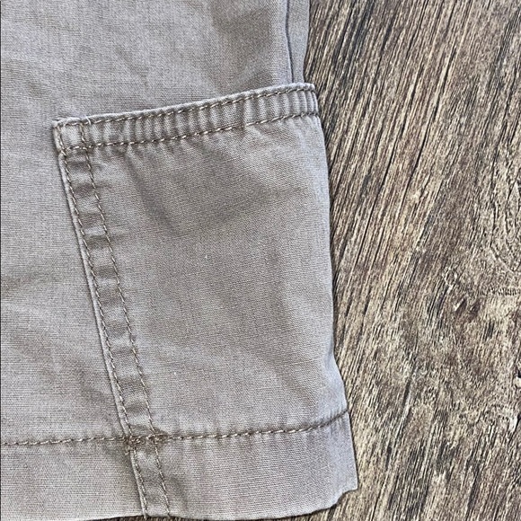 Grey Skirt with Pockets - Picture 3 of 4